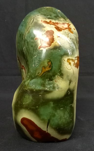 Polychrome jasper block of 13kg. 27x23cm