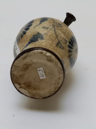 Chinese porcelain water pipe of baluster...