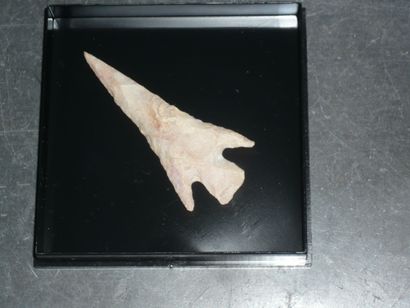Exceptional Neolithic cut flint arrowhead...