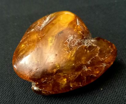 Natural Baltic amber block. 6x6cm