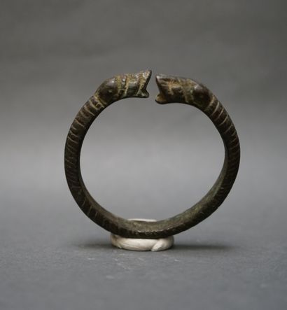
Bracelet perse en bronze, représentation...