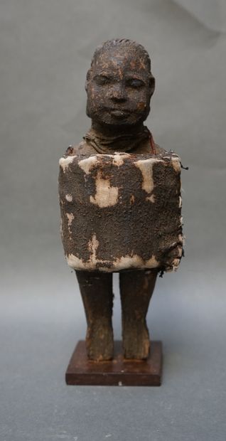 Fétiche ficelé Bembe du Congo. H: 22cm
