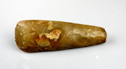 Large polished axe. 

Grey brown flint. 

Neolithic...
