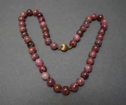 Necklace made of pink tourmaline or rodhocrosite...