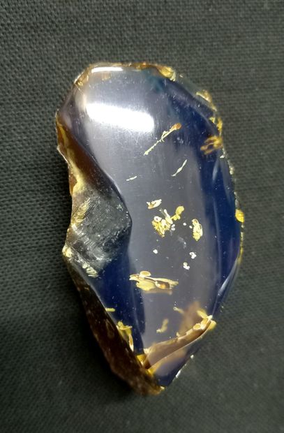 
Rare block of blue amber.





It is a variety...