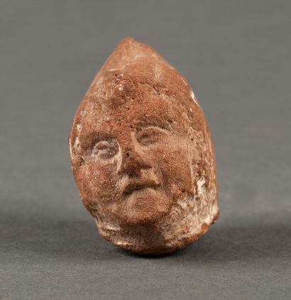 Tête d'un enfant encapuchonné provenant d'une...