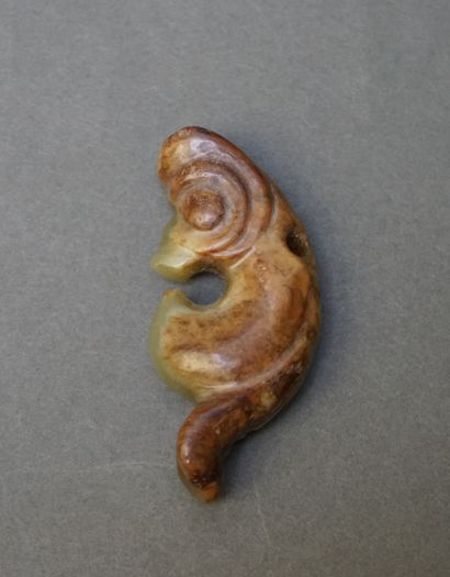 Small coiled dragon in green nephrite, veined...