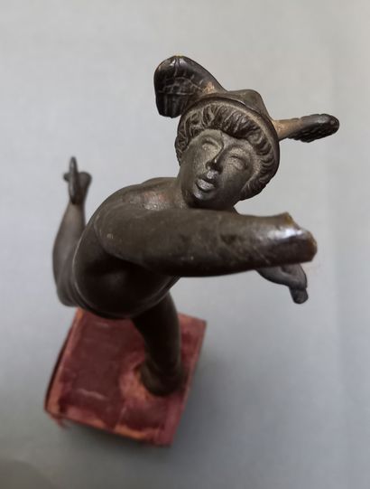 Un Hermès en bronze à patine brune, main...