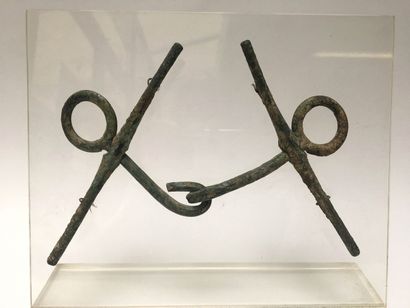 Mors articulé aux psalia arquées munies de...