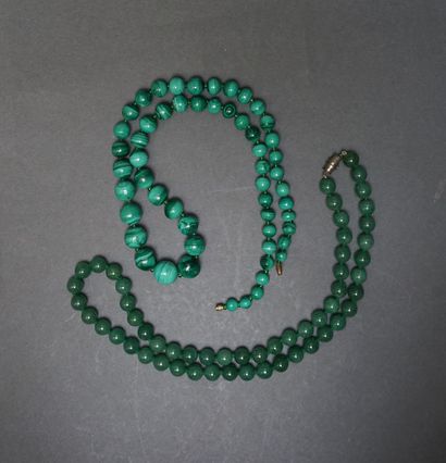 Set of two necklaces made of round malachite...