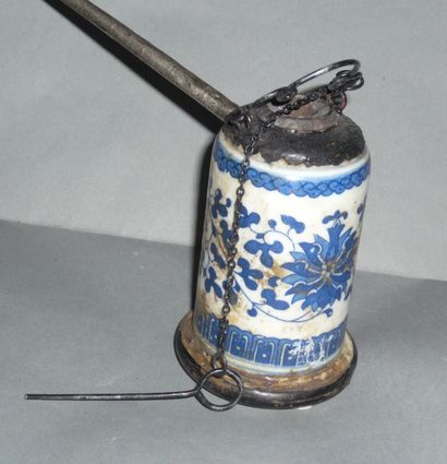 Chinese porcelain water pipe in cylindrical...
