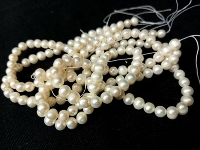 Lot of 3 rows of freshwater cultured pearls....