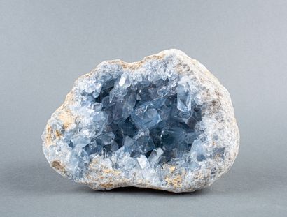 Celestine geode

23.5x18x8cm, approx. 7k...