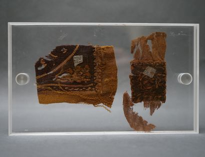 Deux fragments de tissus Copte représentant...