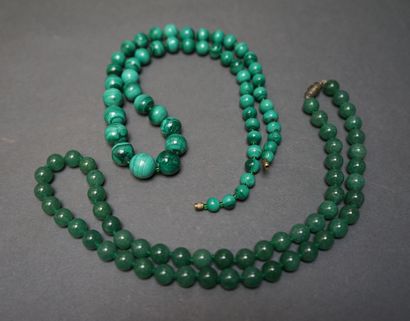 Set of two necklaces made of round malachite...