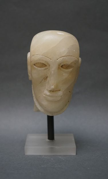 
Tête en gypse sur socle prête




Proche-Orient,...