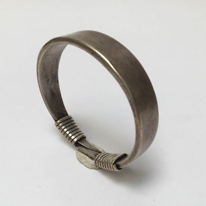 Tibetan bracelet in silver metal and twisted...