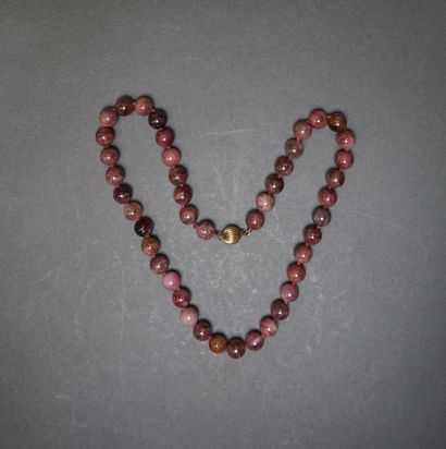 Necklace made of pink tourmaline or rodhocrosite...