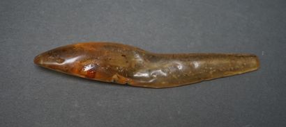 Amber drop containing insects. L: 13.5cm