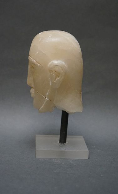 
Tête en gypse sur socle prête




Proche-Orient,...
