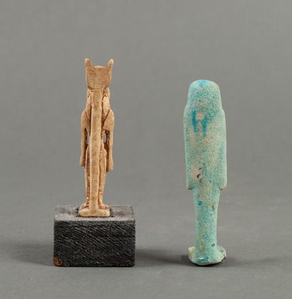 Lot composé de deux amulettes de style égyptien.

H:...