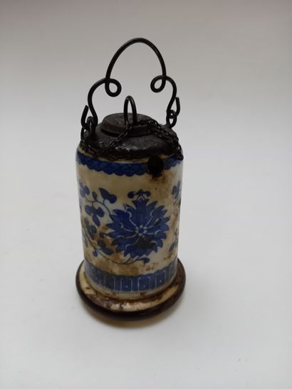 Chinese porcelain water pipe in cylindrical...