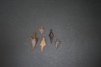 Set of five Neolithic flint arrowheads with...