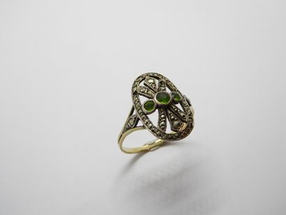 ANCIENNE BAGUE en or jaune 18K (750/°°),...