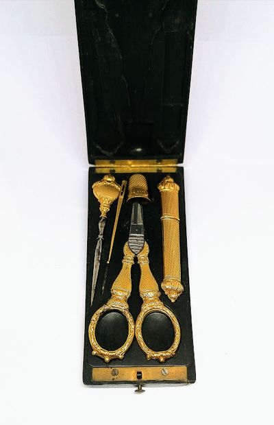 18K (750/°°) yellow gold COUTURE'S SET presented...