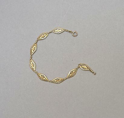 BRACELET en or jaune 18kt (750/°°) à maillons...