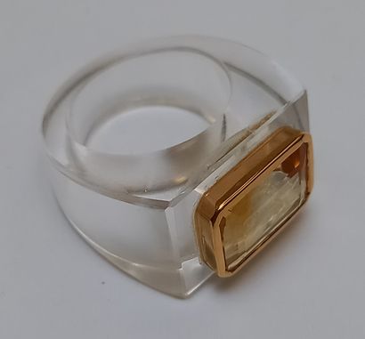 Ring in cut rock crystal, centered on a citrine...