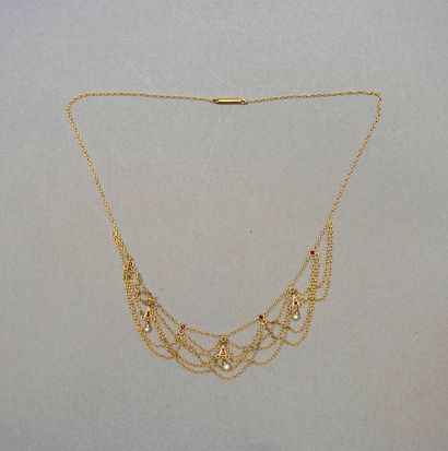 COLLIER draperie en or jaune 18k (750/°°)...