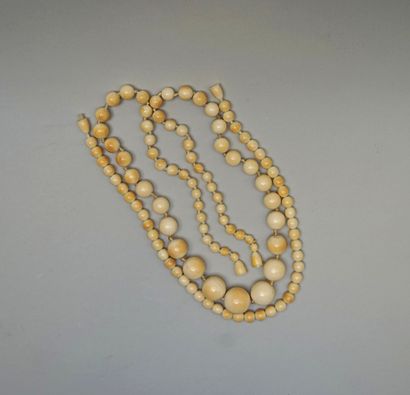 ENSEMBLE composé d'un collier et d'un ras...