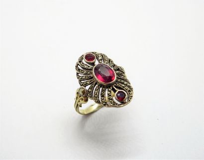 ANCIENNE BAGUE en or jaune 18K (750/°°),...