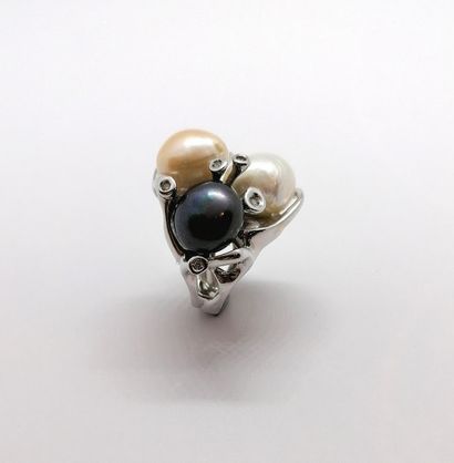 IMPOSSIVE RING signed DML in 18K white gold...