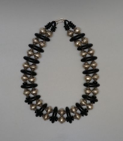 NECKLACE made of black pearls (onyx?) interspersed...