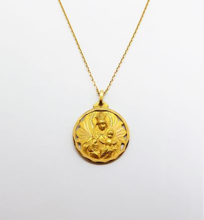 18K (750/°°) yellow gold CHAIN and PENDANT...