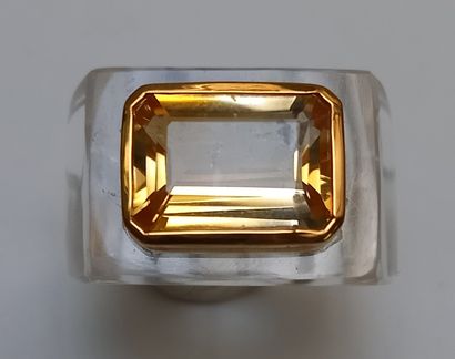 Ring in cut rock crystal, centered on a citrine...