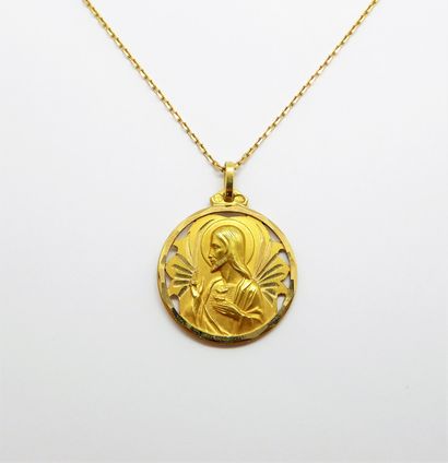 18K (750/°°) yellow gold CHAIN and PENDANT...