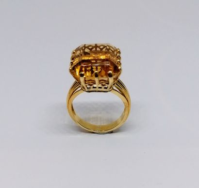 Yellow gold ring 18K (750/°°), set with a...
