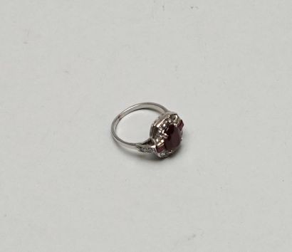RING in 18k (750/°°) white gold, the octagonal...