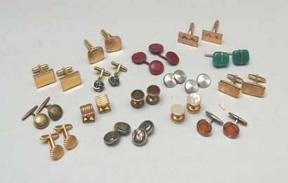 LOT de 15 paires de boutons de manchettes...