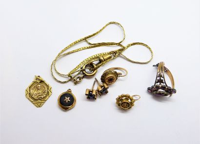 LOT of 18K (750/°°) yellow gold, PB: 13....