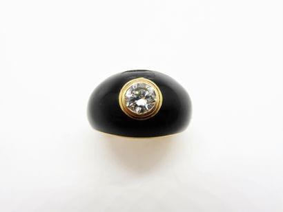 BAGUE JONC en or jaune 18K (750/°°), ornée...
