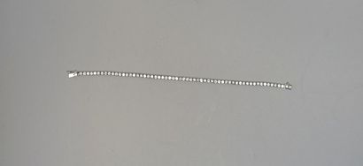 BRACELET in 18ct white gold (750/°°) set...