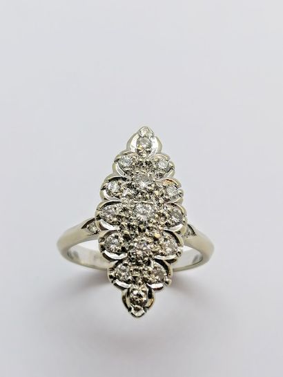 RING in 18K (750/°°) white gold with brilliant-cut...