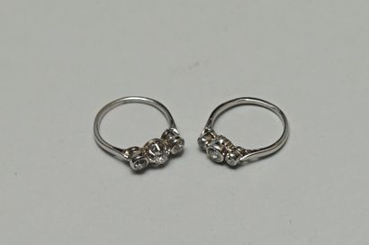 SET of 2 rings in 18k (750/°°) white gold...