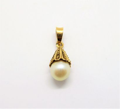 18K (750/°°) yellow gold PENDANT, set with...
