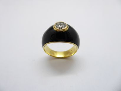 BAGUE JONC en or jaune 18K (750/°°), ornée...