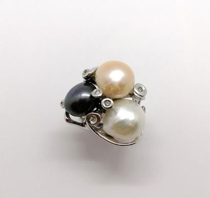 IMPOSSIVE RING signed DML in 18K white gold...